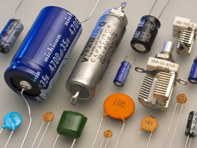 Capacitors_(7189597135)